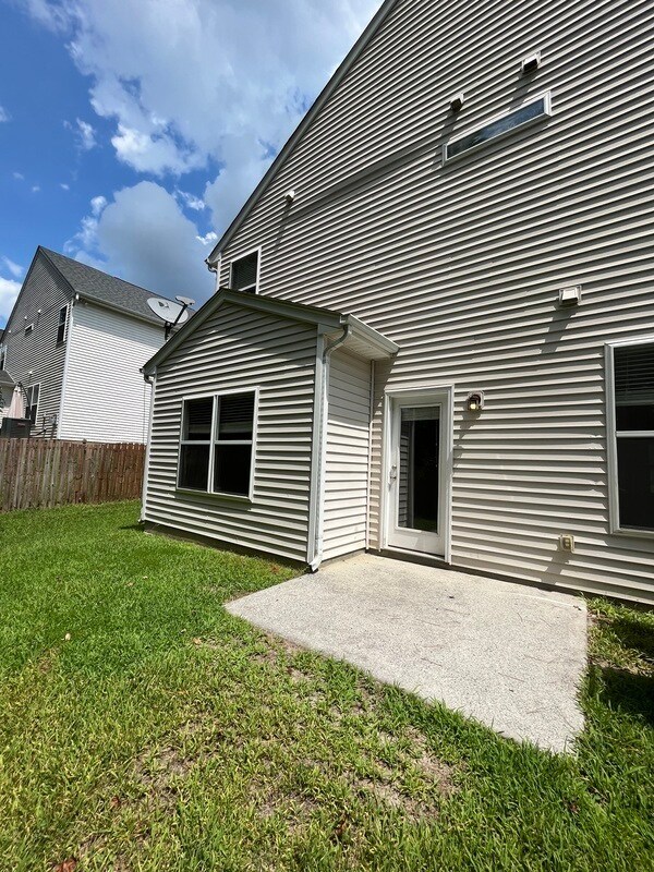 Building Photo - 15113 Oldcorn Ln