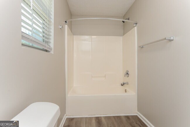 Building Photo - 139 Woodwind Way