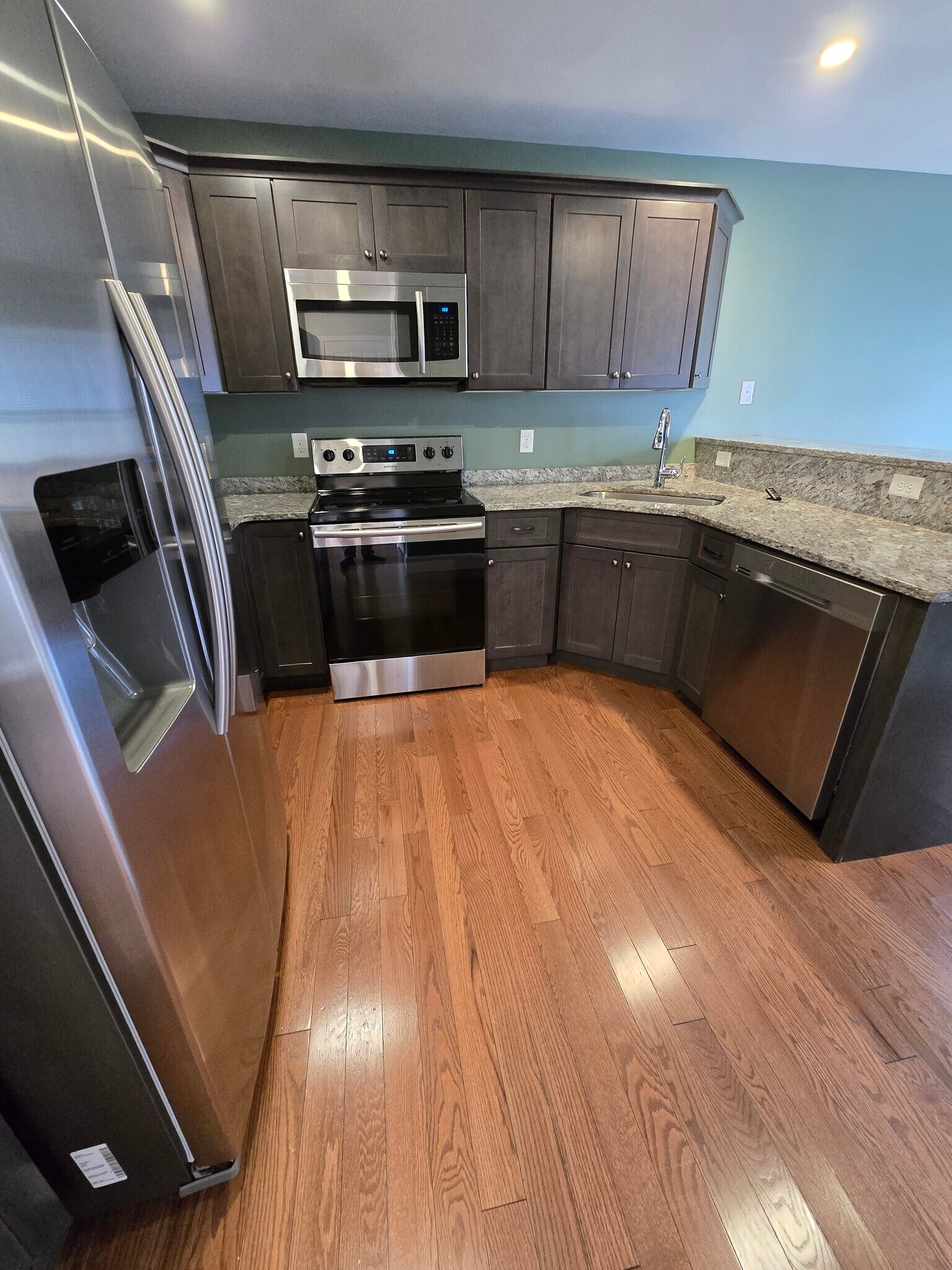 Kitchen - 4 Riesling Ter