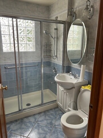 Building Photo - 5406 N Lovejoy Ave