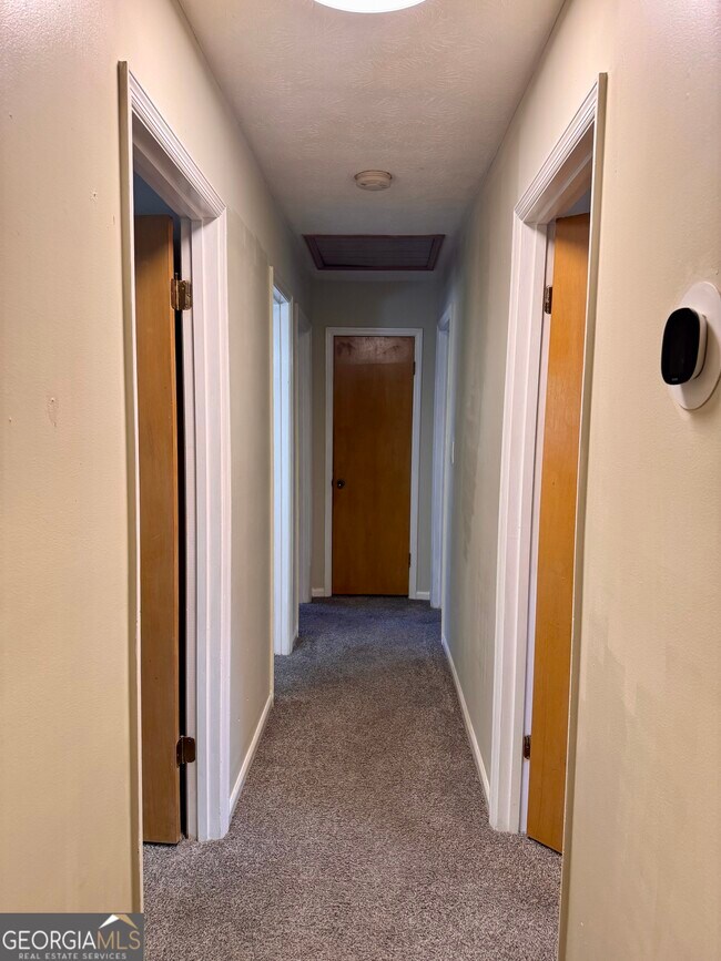 Building Photo - 3710 Creekview Cir