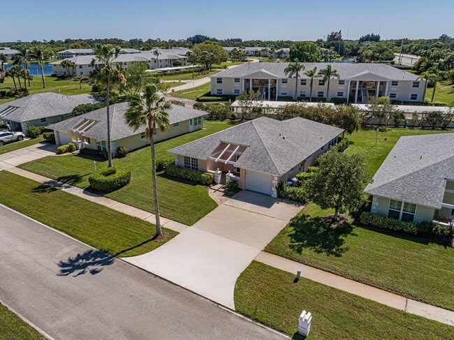 Building Photo - 105 Grove Island Cir