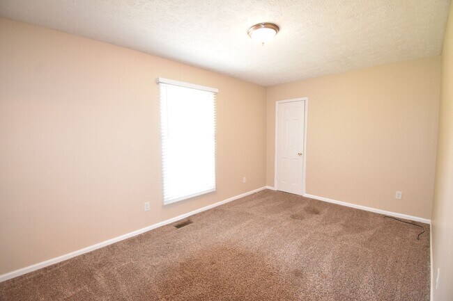 Building Photo - 333 McFadyen Dr