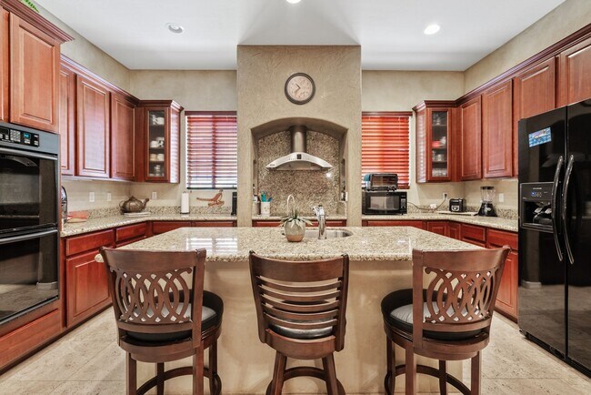 Building Photo - For Rent | 2 Bed | 2 Bath | Desert Dawn Condo in Toscano Villas