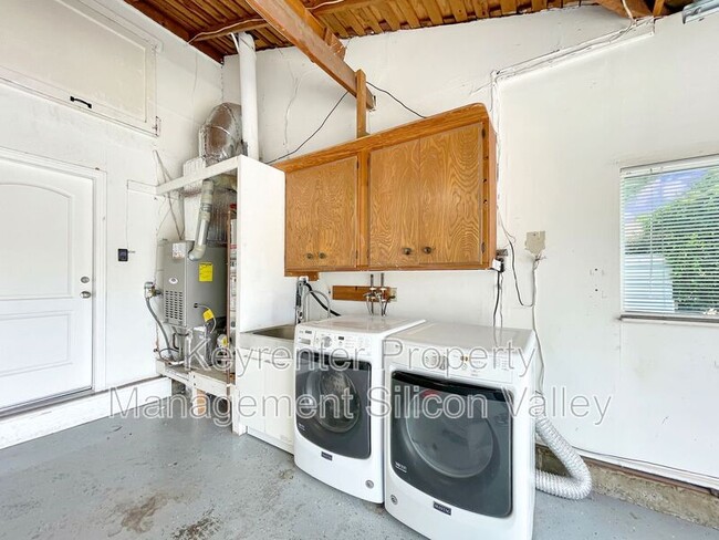 Building Photo - 772 Springwood Dr