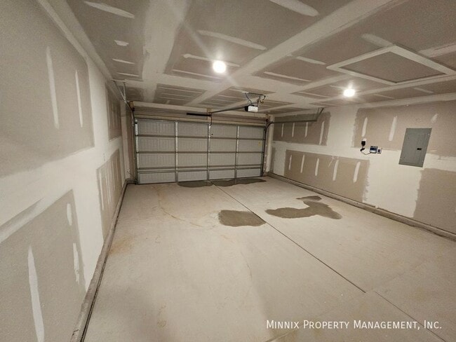 Building Photo - 2622 Tiffin Ave