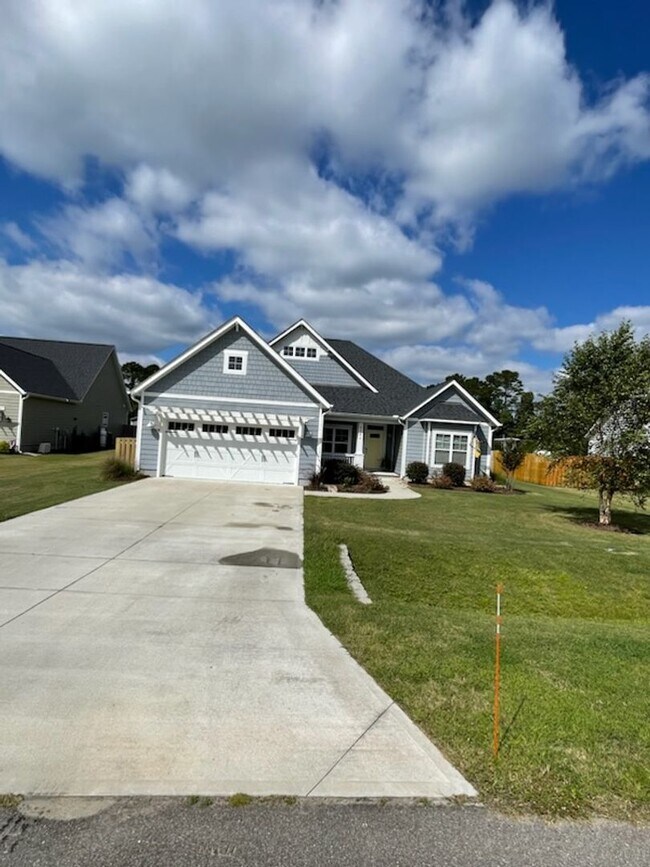 Primary Photo - Welcome to this charming 3-bedroom, 2-bath...