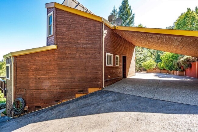 Building Photo - 17389 Gehricke Rd