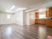 Building Photo - 354 S St Andrews Pl