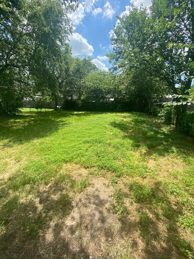 Building Photo - Single-Family Home Available!