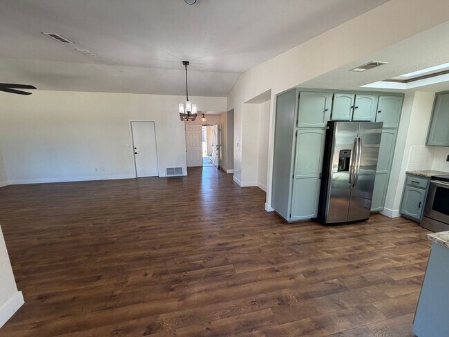 Building Photo - 9663 Elmira Cir