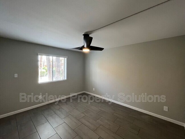 Building Photo - 8500 E Indian School Rd