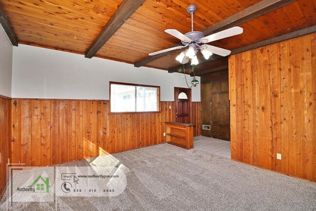 Building Photo - 155 Mary Ln
