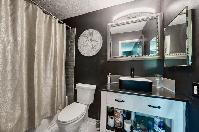 Building Photo - 10127 Fernstone Ln