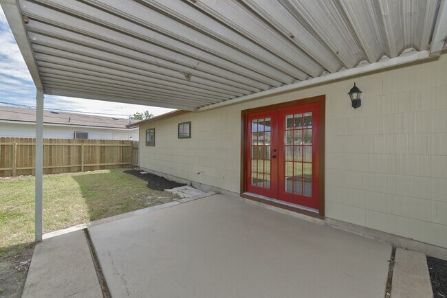 Building Photo - Beautifully remodeled 3 bed - 2 bath in Ki...