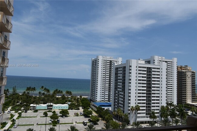 Building Photo - 1865 S Ocean Dr