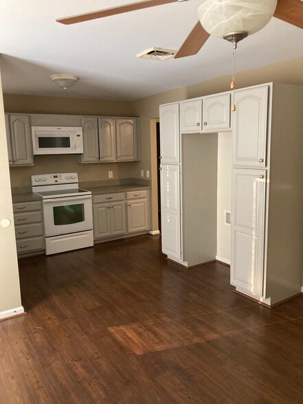 Kitchen - 215 Bethel Church Rd