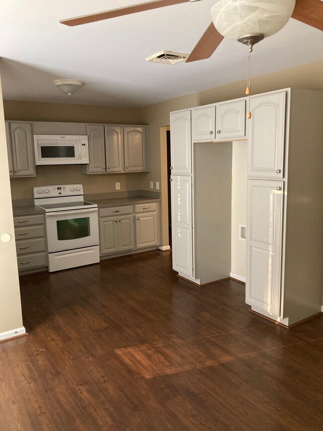 Kitchen - 215 Bethel Church Rd