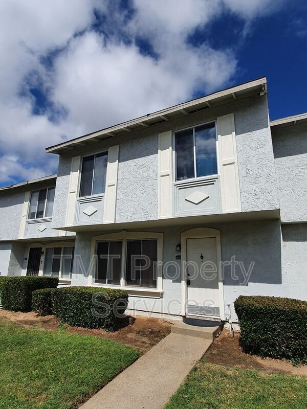 Primary Photo - 7648 La Mancha Way