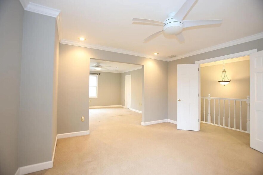 Master bedroom - 3820 Elbert Ave