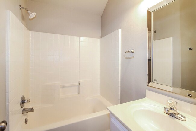 Building Photo - 3905 Penny Dr