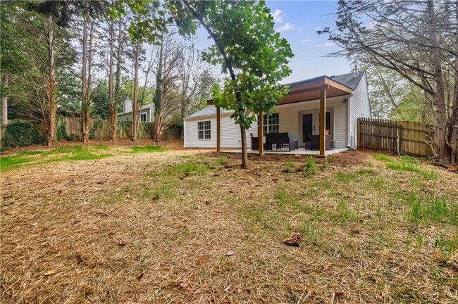 Building Photo - 5195 Hillcrest Glenn Dr