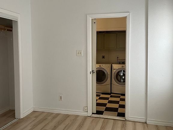Building Photo - 411 E Lachapelle