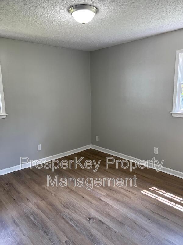 Building Photo - 5021 Greensboro Ct