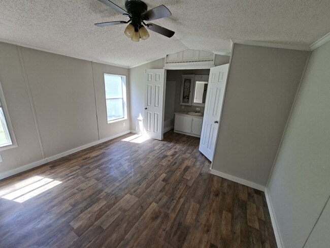 Building Photo - 292 Pittsburg Landing