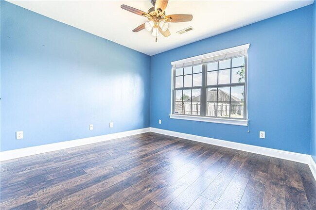 Building Photo - 4105 SW Slate Ln