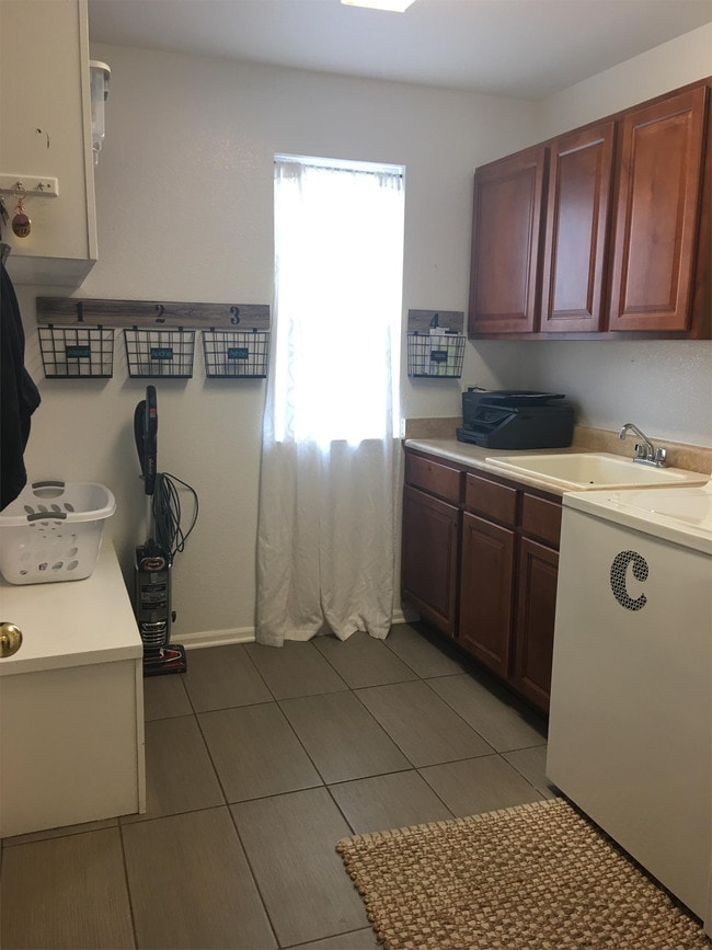 Building Photo - 8781 Royal Melbourne Cir