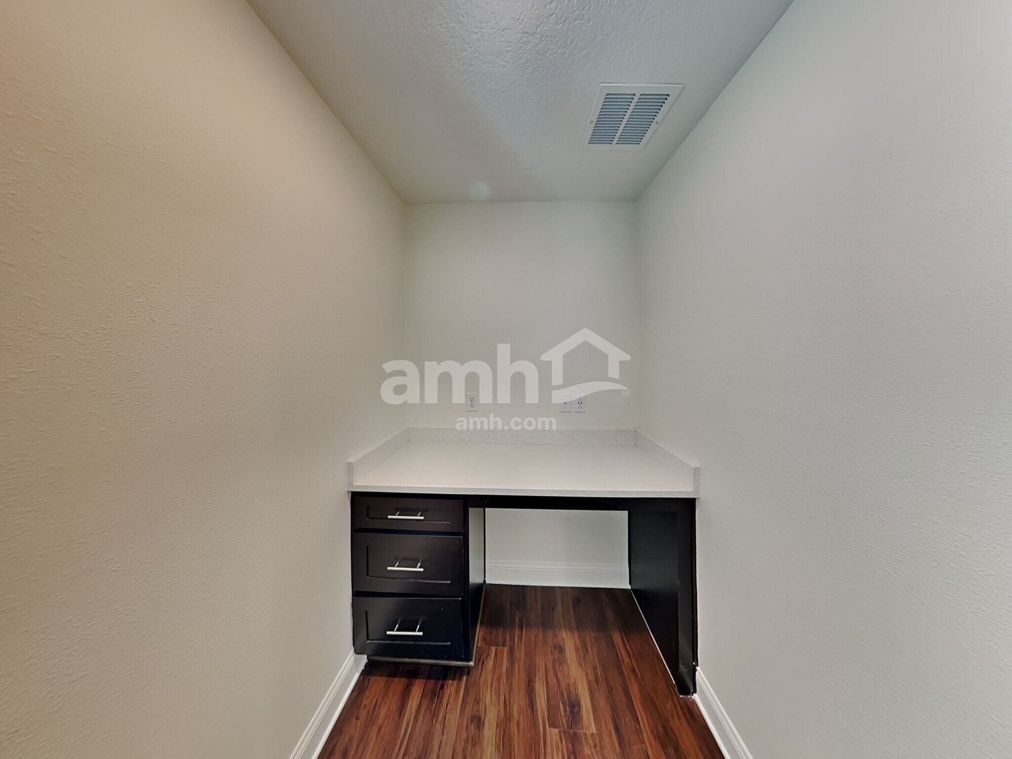 Building Photo - 122 Elcano Ln