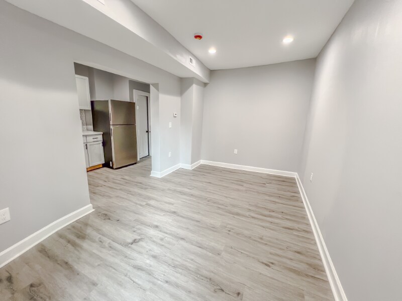 Building Photo - 2922 Ridgewood Ave