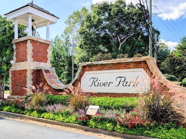 Building Photo - 283 Hiawassee Dr