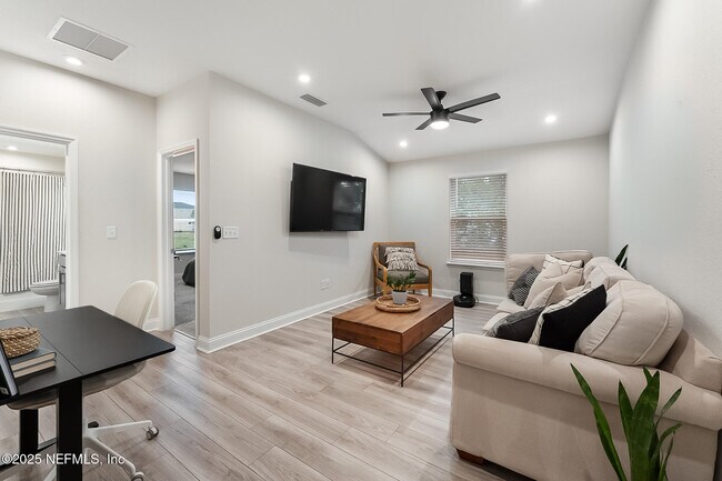 Building Photo - 50 Sydney Cv