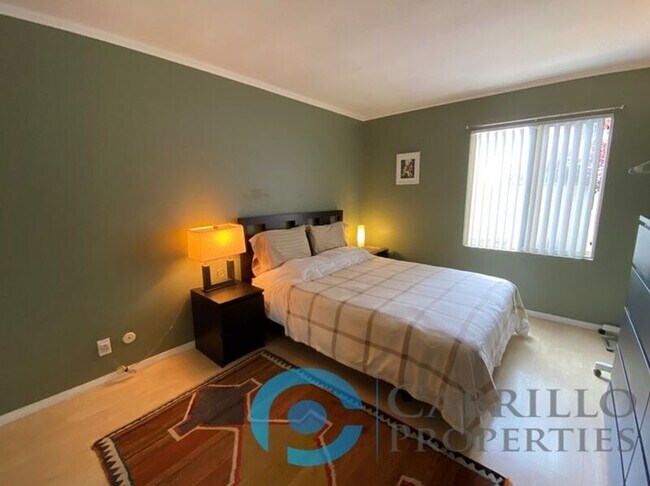 Building Photo - 3030 Suncrest Dr