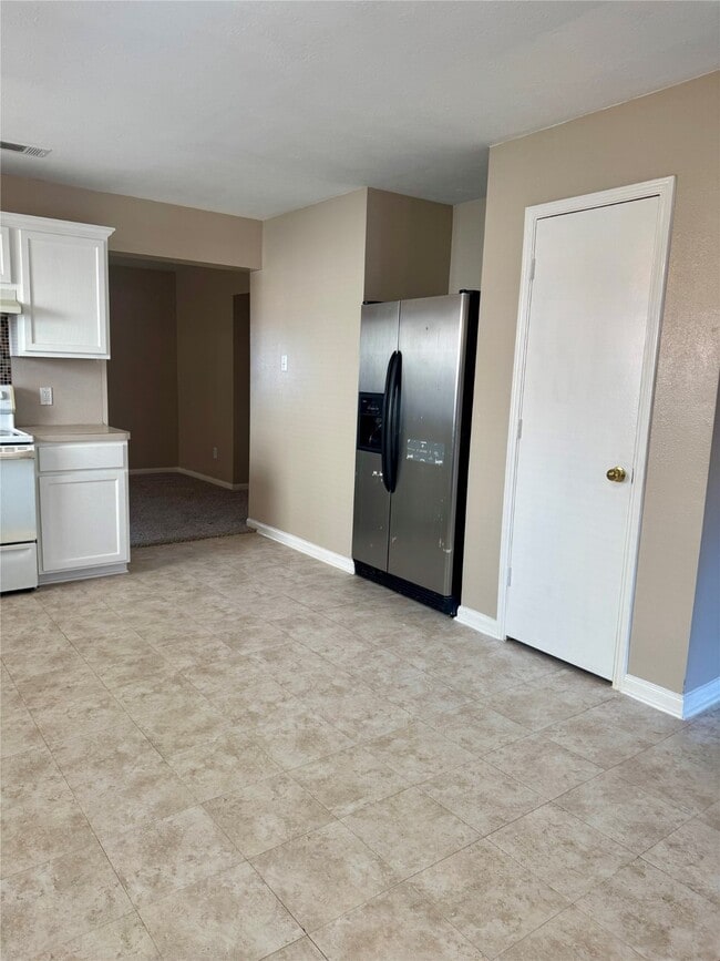 Building Photo - 5626 Tidewater Dr