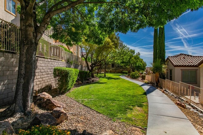 Building Photo - Well Kept Summerlin 3 Bedroom Home