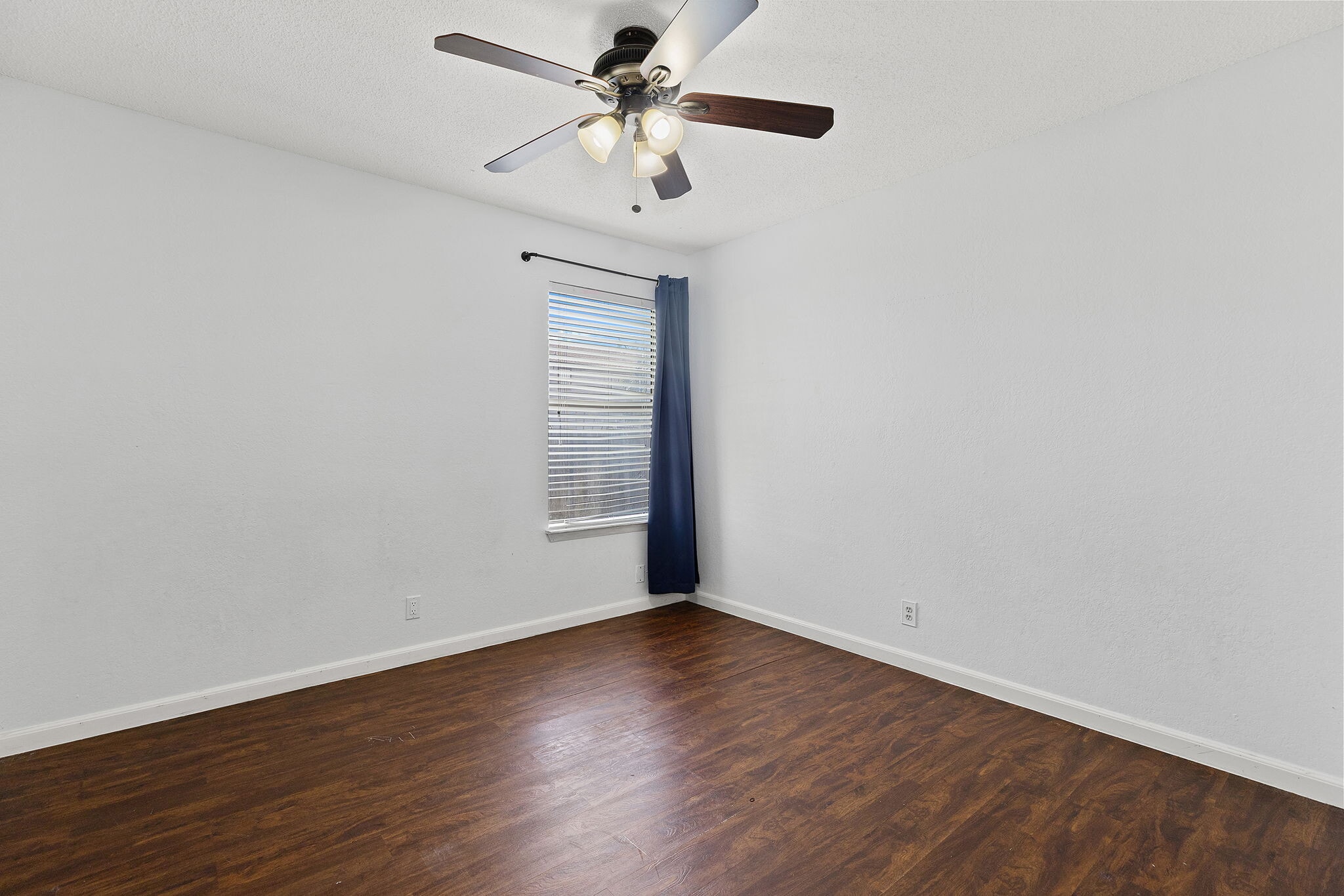 Building Photo - 1611 Somerset Dr