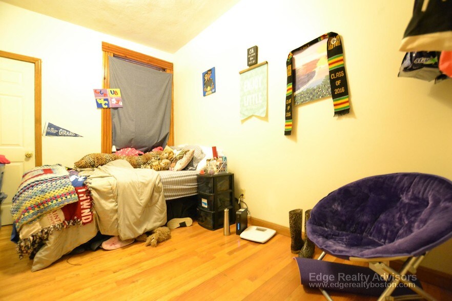 Building Photo - 53 Brackett St