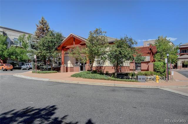 Building Photo - 5677 S Park Pl