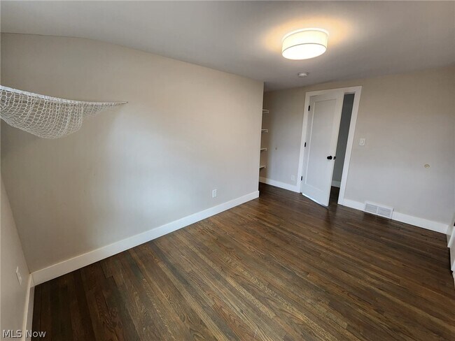 Building Photo - 2536 Claver Rd