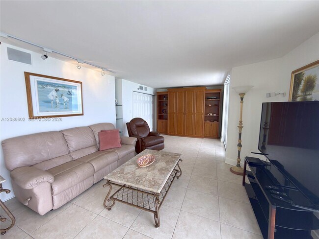 Building Photo - 2401 Collins Ave