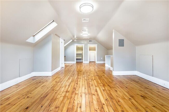 Building Photo - 1549 McFarland Rd