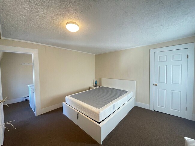 Building Photo - 60 Broadway