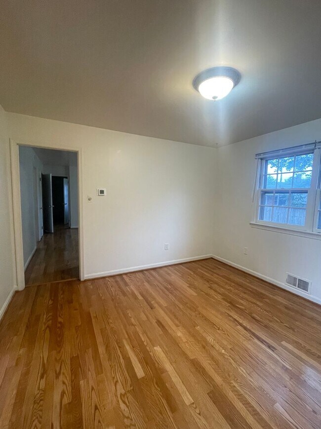 Building Photo - Single Family in Silver Spring