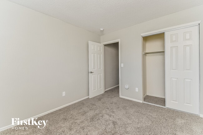 Building Photo - 942 Square Dance Ln