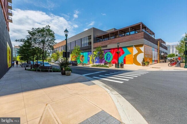 Building Photo - 930 Rose Ave