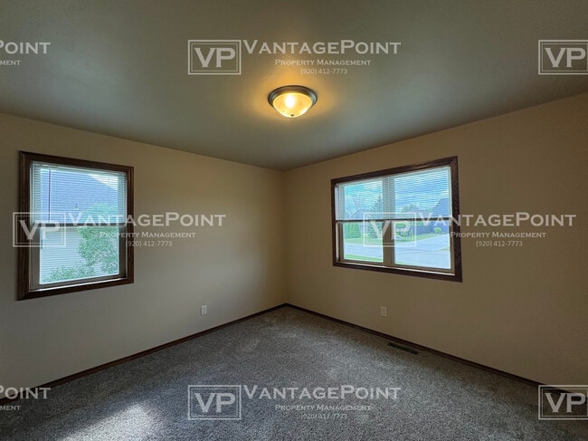 Building Photo - 2250 Daly Dr
