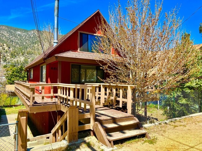 Primary Photo - Charming Mountain Cabin with Loft in Lake ...